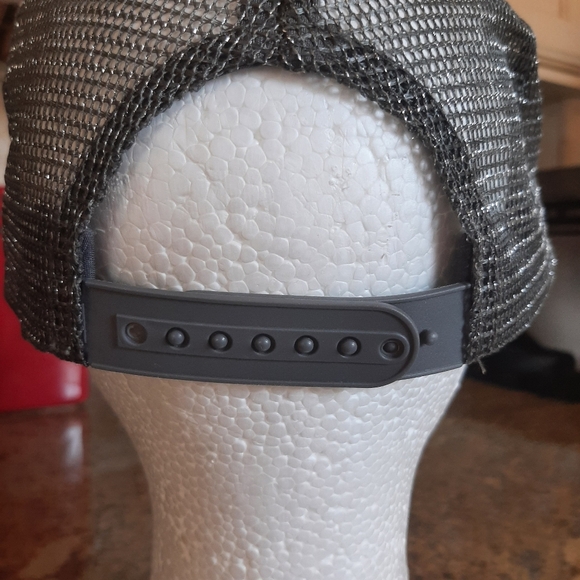 GLITTER SNAPBACK CAP - Picture 5 of 9